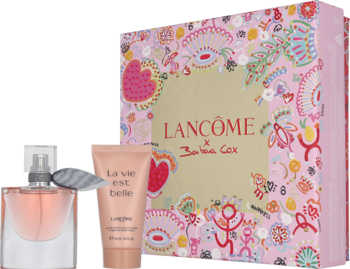 Zestaw Lancôme La Vie Est Belle: perfumy w różowej butelce, balsam i kolorowe pudełko prezentowe.