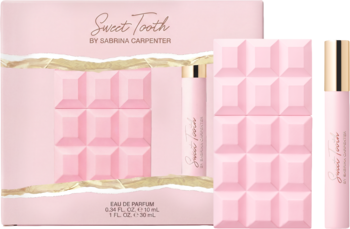 Sabrina Carpenter Sweet Tooth zestaw: różowe opakowanie z EDP i miniaturą. Flakony w kształcie tabliczki czekolady.
