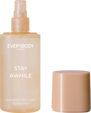 Perłowy brzoskwiniowy spray do ciała EVERYBODY STAY AWHILE, butelka z atomizerem i zdjętą nakrętką obok.