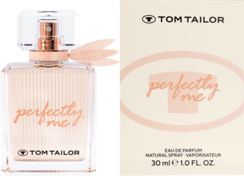 Tom Tailor Perfectly Me EDP 30ml. Ryflowana butelka z różowo-złotym atomizerem i piórkiem, obok pudełka z grafiką.