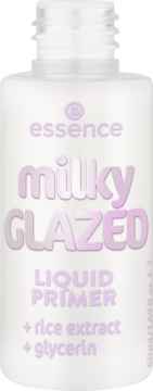 Essence Milky Glazed Liquid Primer, biała butelka z fioletowym napisem, widok z przodu z otwartą szyjką.