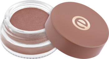 Matowy cień do powiek Essence w odcieniu ziemistego różu, w szklanym słoiczku z brązową nakrętką. Produkt otwarty.