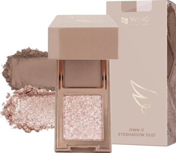 Wing Own It Eyeshadow Duo: matowy beż i błyszczący róż w otwartym, beżowym opakowaniu, obok pudełko i próbki.