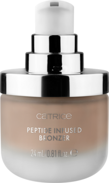 Catrice Peptide Infused Bronzer, jasnobrązowy płyn w matowej szklanej butelce z srebrną pompką, widok z przodu.