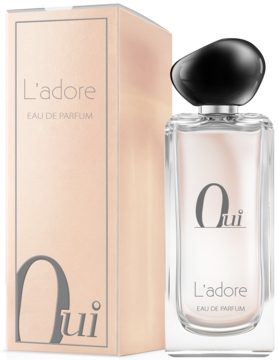 L'adore Oui Eau de Parfum: różowe pudełko i szklana butelka z czarnym korkiem, widok z przodu.