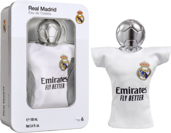 Real Madrid Eau de Toilette, flakon w kształcie białej koszulki z herbem i srebrną nakrętką-piłką, obok pudełka.