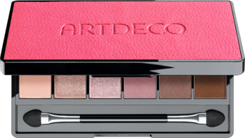 Otwarta paleta cieni Artdeco Iconic 2; czarna obudowa, różowe wieczko, 6 neutralnych cieni, aplikator.