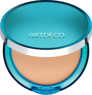 Artdeco Sun Protection Powder Foundation SPF 50, otwarty matujący puder w beżowym odcieniu, turkusowy kompakt z logo.