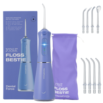 DentalForce Floss Bestie fioletowy irygator bezprzewodowy z akcesoriami, etui i 8 końcówkami, widok z przodu.