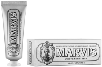 Srebrna tubka i opakowanie pasty Marvis Smokers Whitening Mint, widok z przodu, obok siebie.