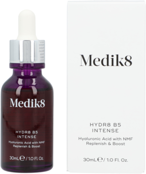 Medik8 HYDR8 B5 INTENSE serum z kwasem hialuronowym 30ml, fioletowa butelka z białym pudełkiem, widok frontalny.