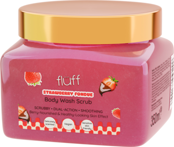 Fluff Strawberry Fondue Body Wash Scrub w różowym, kwadratowym słoiku z złotą zakrętką, widok z przodu.