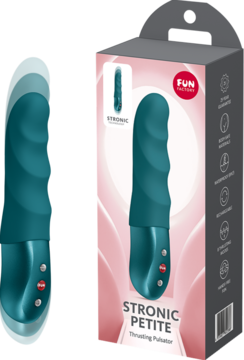 Pulsator Stronic Petite Fun Factory w turkusie. Przedstawia leżący, smukły gadżet oraz jego biało-szare opakowanie.