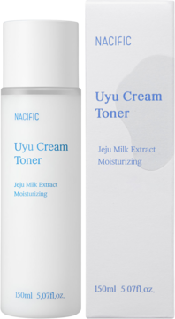 NACIFIC Uyu Cream Toner: biała butelka i pudełko obok siebie, z niebieskim tekstem i ekstraktem z mleka Jeju.