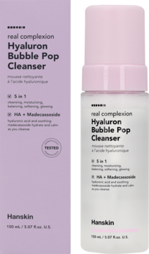 Hanskin Hyaluron Bubble Pop Cleanser w białej butelce z różową pompką obok fioletowego pudełka z przodu.