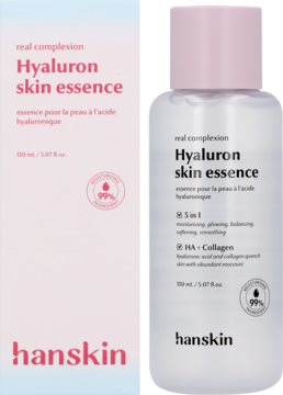 Hanskin Hyaluron Skin Essence: biała butelka z różową nakrętką obok białego pudełka z różowym napisem, widok przód.