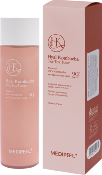 MEDIPEEL Hyal Kombucha Tea-Tox Toner w przezroczystej, różowej butelce i jasnoróżowym pudełku.