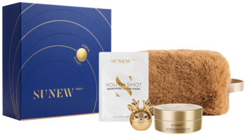 Zestaw Iconic Goddess SU NEW: niebieskie pudełko, płatki pod oczy, złoty balsam, krem i futrzana kosmetyczka.