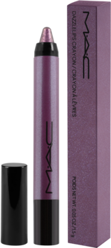 Fioletowa, brokatowa konturówka MAC Dazzlelips Crayon z odkręconą zatyczką i dopasowane pudełko produktu.