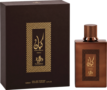 Woda perfumowana unisex Kayaan Terra Al Wataniah: ciemnobrązowa butelka i pudełko, etykieta z arabskim napisem.