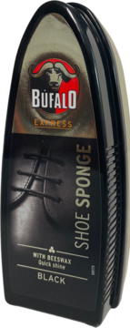 Black Búfalo Express shoe sponge, front view. Contains beeswax for quick shine, with shoe lace graphic.