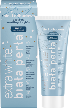 Biała Perła Extra White pasta do zębów wrażliwych, tubka i pudełko, biało-błękitny gradient, widok z przodu.