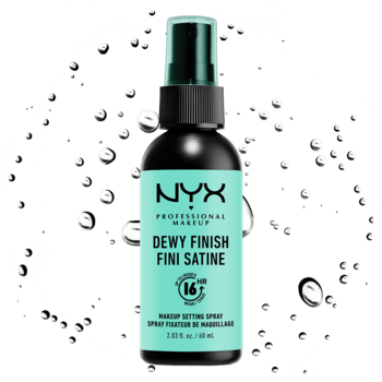 NYX Dewy Finish Setting Spray w czarnej butelce z turkusową etykietą, widok z przodu z kroplami wody.