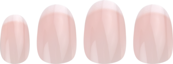 24 sztuki jasnoróżowych, lekko transparentnych sztucznych paznokci, ułożonych w rzędzie, z gładkim wykończeniem.