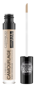 Beżowy korektor Catrice Liquid Camouflage 005 Light Natural, butelka z wyjętym aplikatorem, opis 12h, wodoodporny.