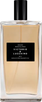 Victorio & Lucchino N°3 Seduccion Magnetica, woda toaletowa w prostokątnej szklanej butelce z bursztynowym płynem.