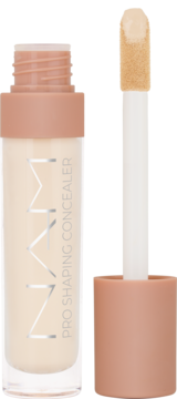 Wegański korektor NVM Pro Shaping Concealer, jasnobeżowy, w butelce z wyciągniętym aplikatorem.