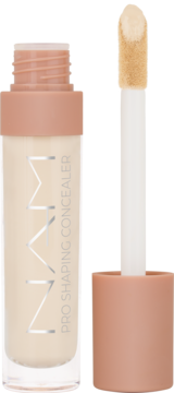 Jasny beżowy korektor NVM PRO SHAPING CONCEALER w butelce z wyciągniętym aplikatorem typu gąbka.
