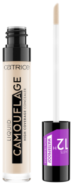Catrice Liquid Camouflage korektor w płynie 001 Fair Ivory, beżowa butelka z aplikatorem obok, 12H i wodoodporność.