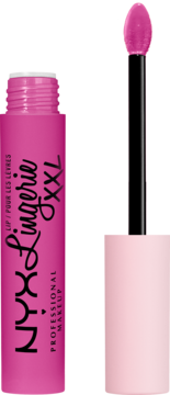 Matowa pomadka NYX Lingerie XXL w fuksjowym kolorze, otwarta, z aplikatorem obok, na różowym tle.