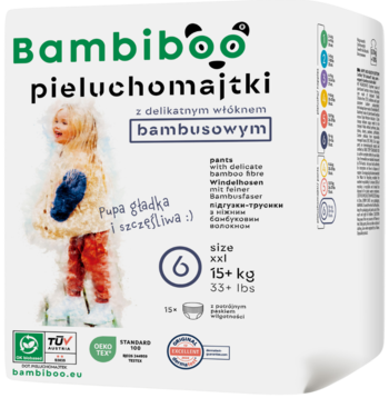 Białe opakowanie pieluchomajtek Bambiboo z bambusowym włóknem, rozmiar 6 XXL (15+kg), na nim dziecko.