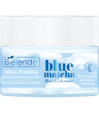 Bielenda Blue Matcha krem-pianka nawilżająco-balansujący, biały słoiczek z błękitnym wzorem chmur, widok z przodu.