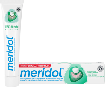 Meridol: pionowa tuba Fresh Breath i pozioma pasta do zębów Ochrona Dziąseł, biało-zielone opakowania.