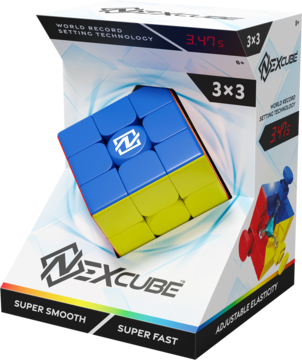 Kostka NexCube 3x3 w ukraińskich barwach, widoczna w otwartym pudełku detalicznym. Z boku czas 3.47s.