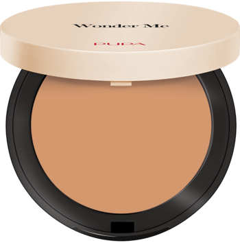 Puder Wonder Me PUPA o efekcie Powder-No-Powder, otwarty kompakt z beżowym pudrem udoskonalającym skórę.