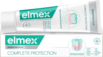 Biała tubka pasty do zębów elmex Sensitive Plus Complete Protection, leżąca na pudełku. Widok z przodu.