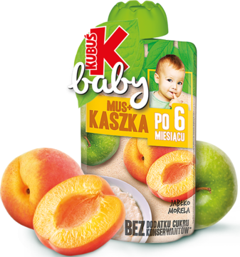 Zielona saszetka Kubuś Baby mus+kaszka jabłko-morela dla 6+ miesięcy, z uśmiechniętym dzieckiem i owocami.