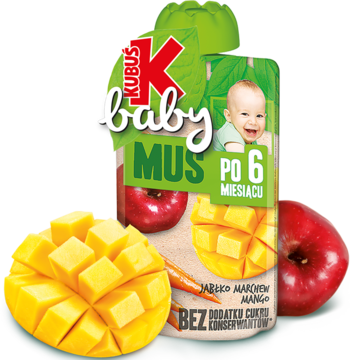 Mus Kubuś baby jabłko marchew mango po 6. miesiącu, opakowanie w otoczeniu świeżych owoców i marchwi.
