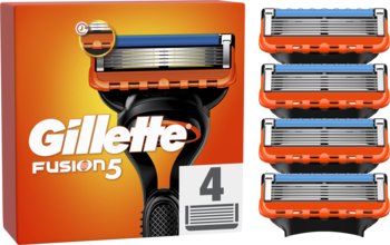 Gillette Fusion5, 4 wymienne ostrza. Na pomarańczowym tle, opakowanie z widocznym ostrzem i czterema wkładami.