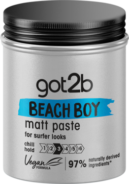 got2b Beach Boy matt paste w srebrnym słoiku z czarną nakrętką, z przodu niebieski napis „BEACH BOY”.