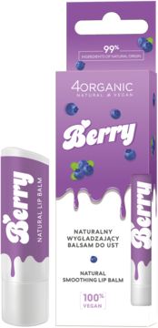 Fioletowe pudełko 4ORGANIC Berry Natural Smoothing Lip Balm z jagodami i biała tubka balsamu obok.