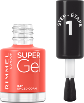 Żelowy lakier Rimmel Super Gel 047 Spiced Coral w butelce z odkręconym pędzelkiem z napisem STEP 1.