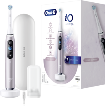 Oral-B iO szczoteczka elektryczna, liliowa, z interaktywnym wyświetlaczem. Widok zestawu z pudełkiem.