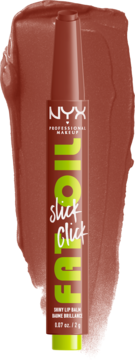 NYX Fat Oil Slick Click balsam 'Link In My Bio' w brązowym sztyfcie, na tle dopasowanej smugi koloru.