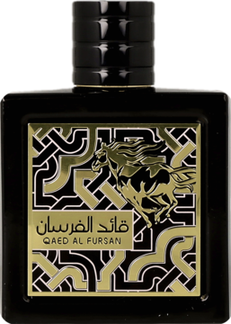Perfumy Lattafa Qaed Al Fursan w czarnym flakonie ze złotym motywem konia i arabskim pismem, z przodu.