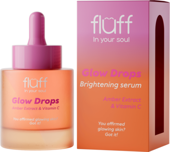 Fluff Glow Drops serum z wit. C i ekstraktem z bursztynu, butelka z pipetą i pudełko obok siebie.